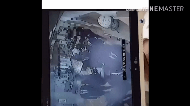 tmpb121xunx.gif